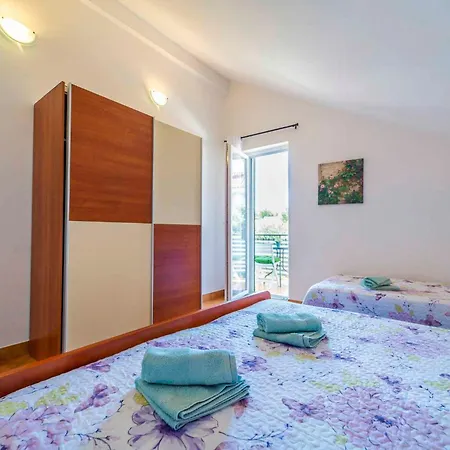 In - Zadar Riviera 7842 Apartman Petrčane